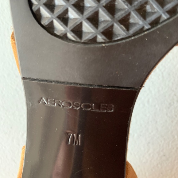 Aerosoles Suede Heels Size  7M - Picture 7 of 7